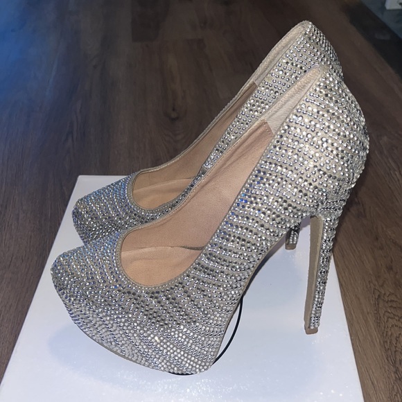 Steve Madden Silver Heel - Picture 3 of 6